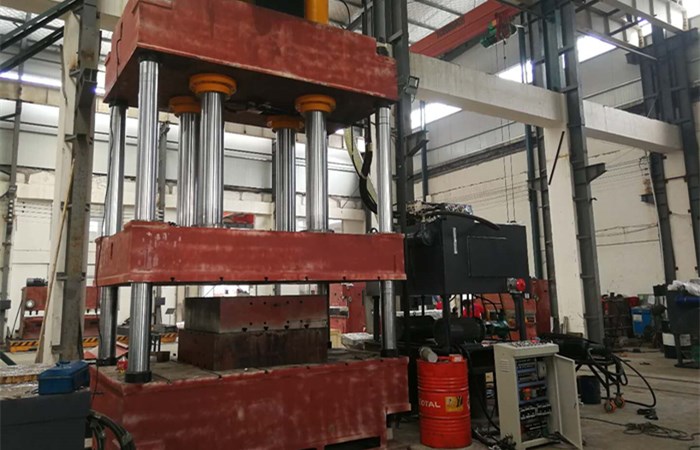 630噸漏糞板液壓機(jī) 630噸漏糞板液壓機(jī)