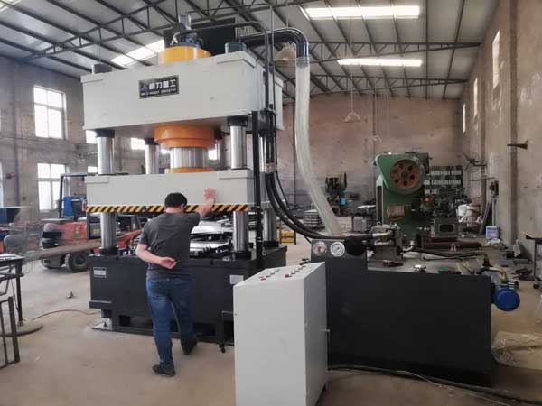 U型水渠模壓成型液壓機(jī)