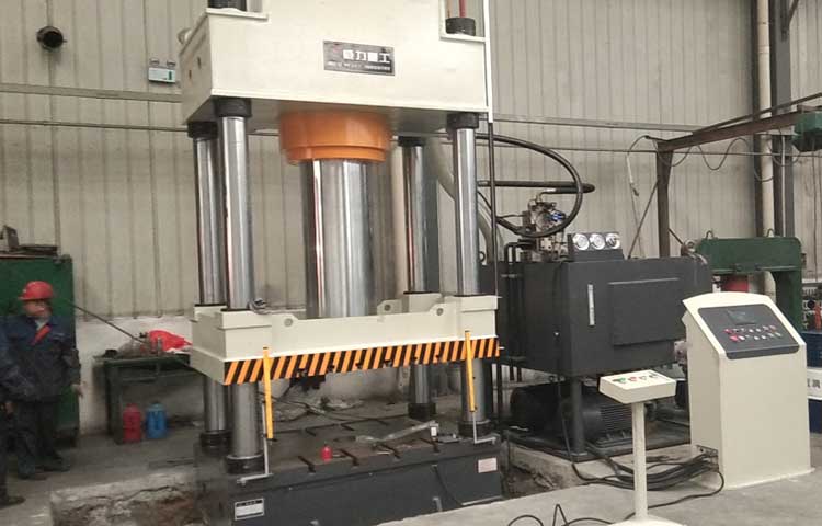 耐火磚粉末成型液壓機(jī) 耐火磚粉末成型液壓機(jī)