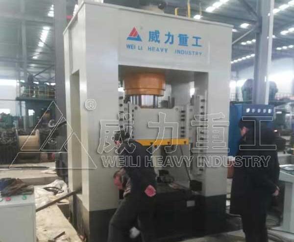 萬向節(jié)軸承座熱鍛液壓機(jī)